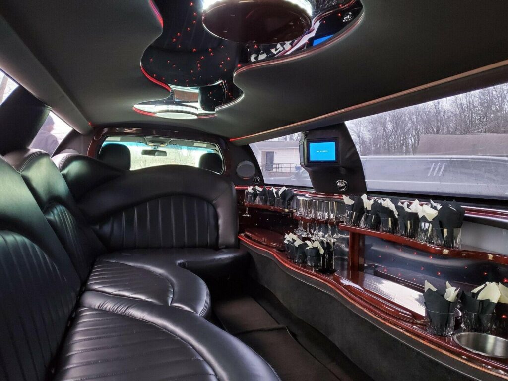 Lincoln Stretch Limo Black