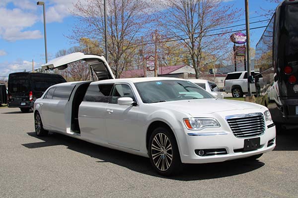 Chrysler 300 Stretch Limo White