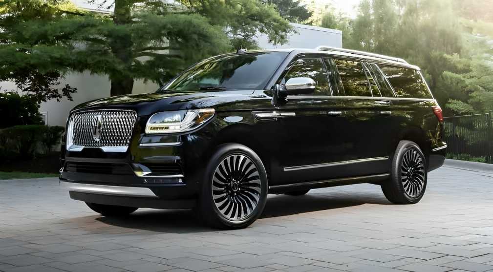 rent a 2023 Lincoln Navigator