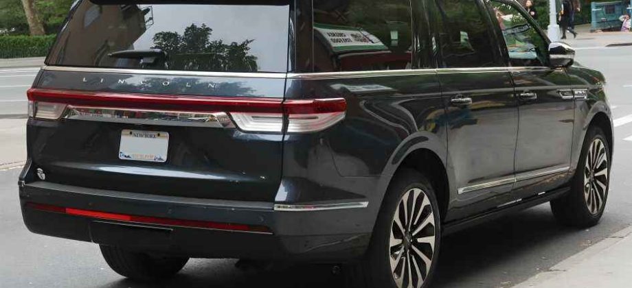 Lincoln Navigator 2023.